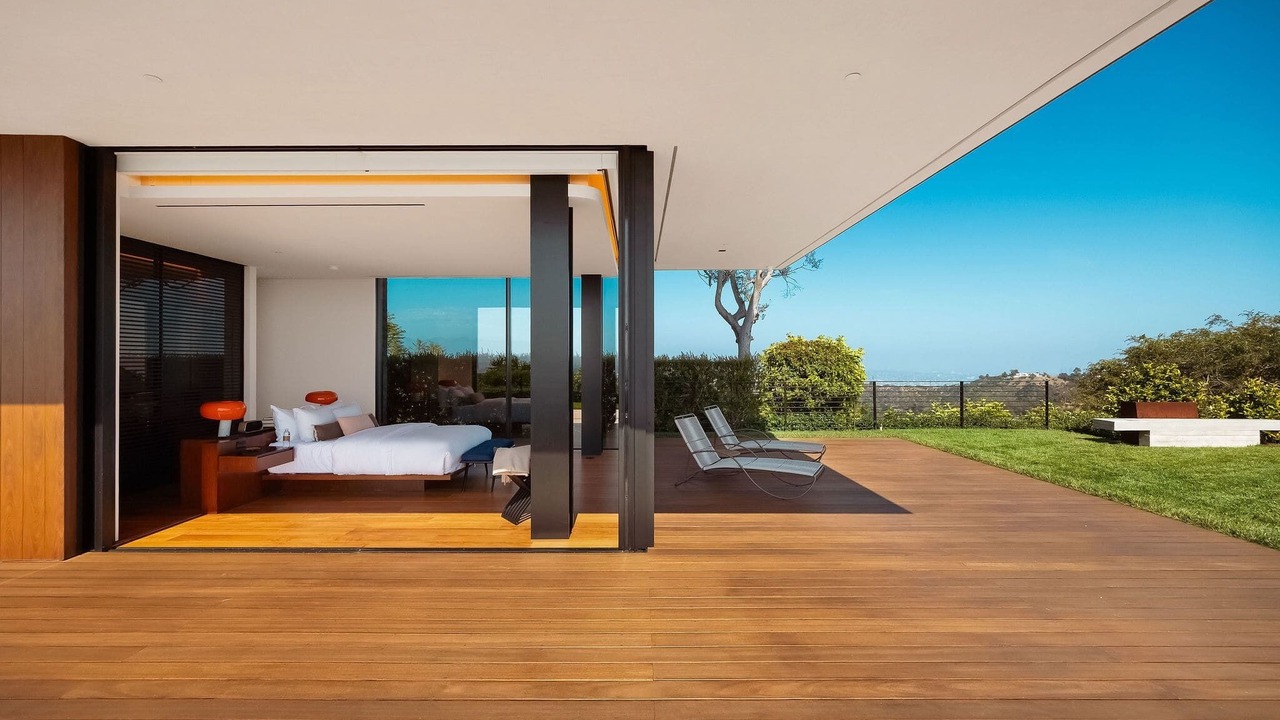 Photo of Patio Balcony in Hollywood Hills