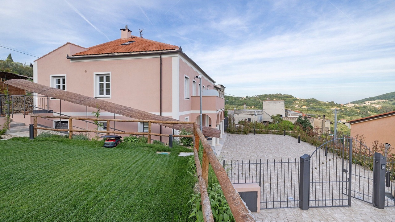 Photo of Outdoor in Gorra