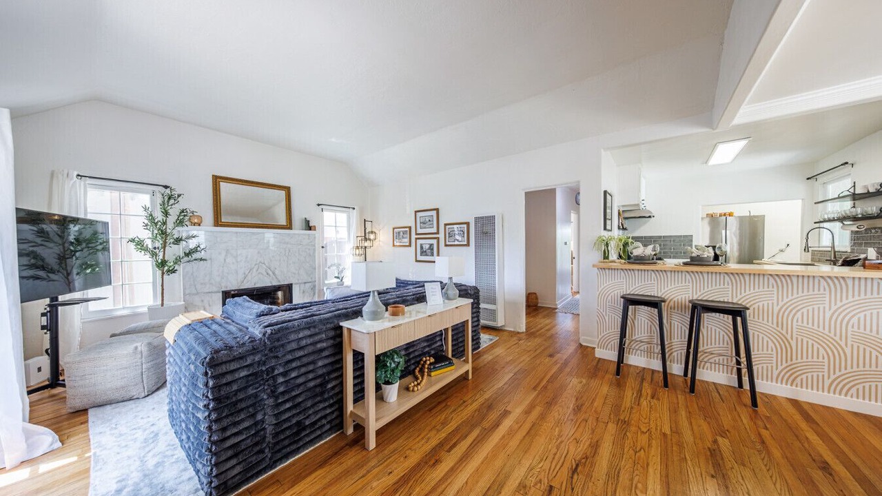 Photo of Livingroom in Carlson Park
