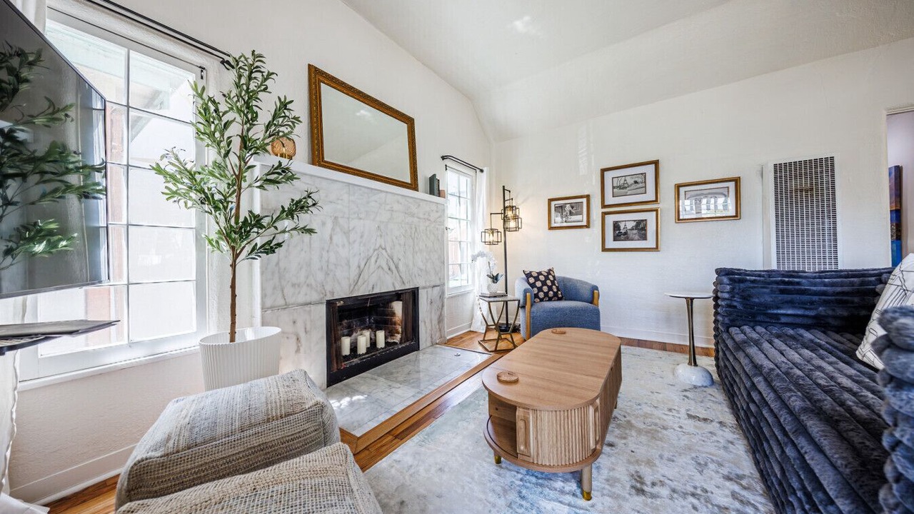 Photo of Livingroom in Carlson Park