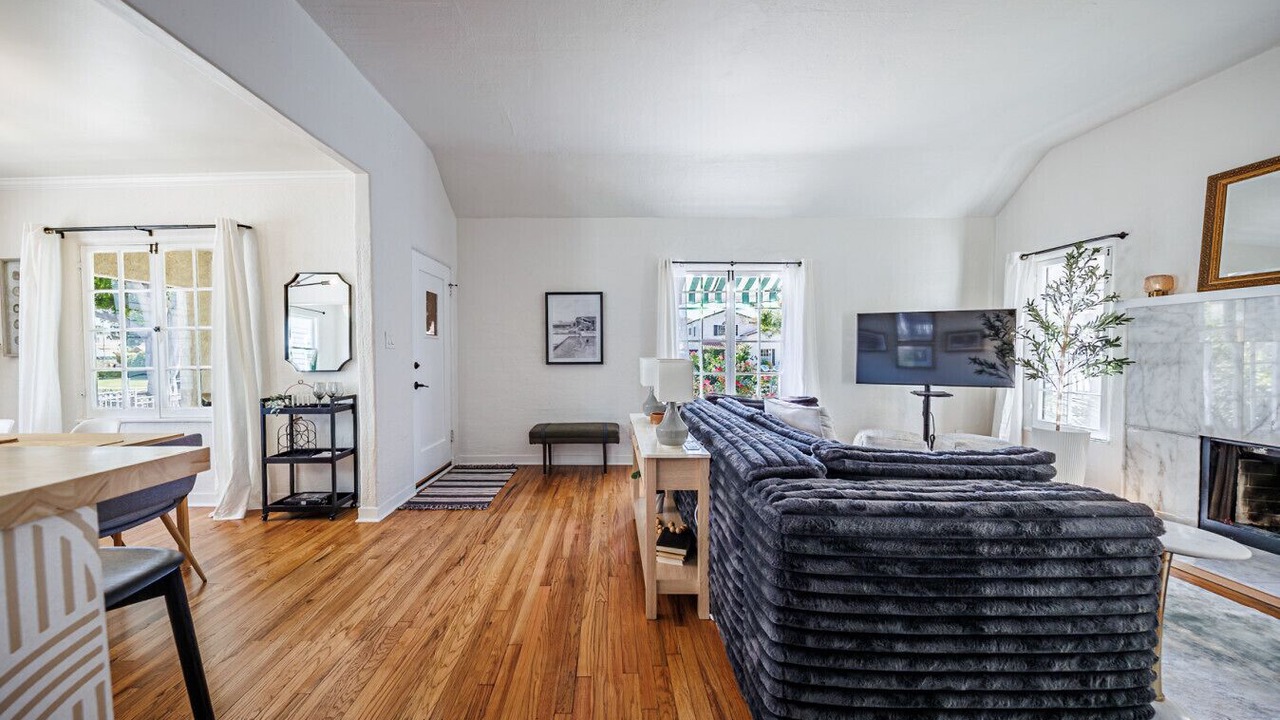 Photo of Livingroom in Carlson Park