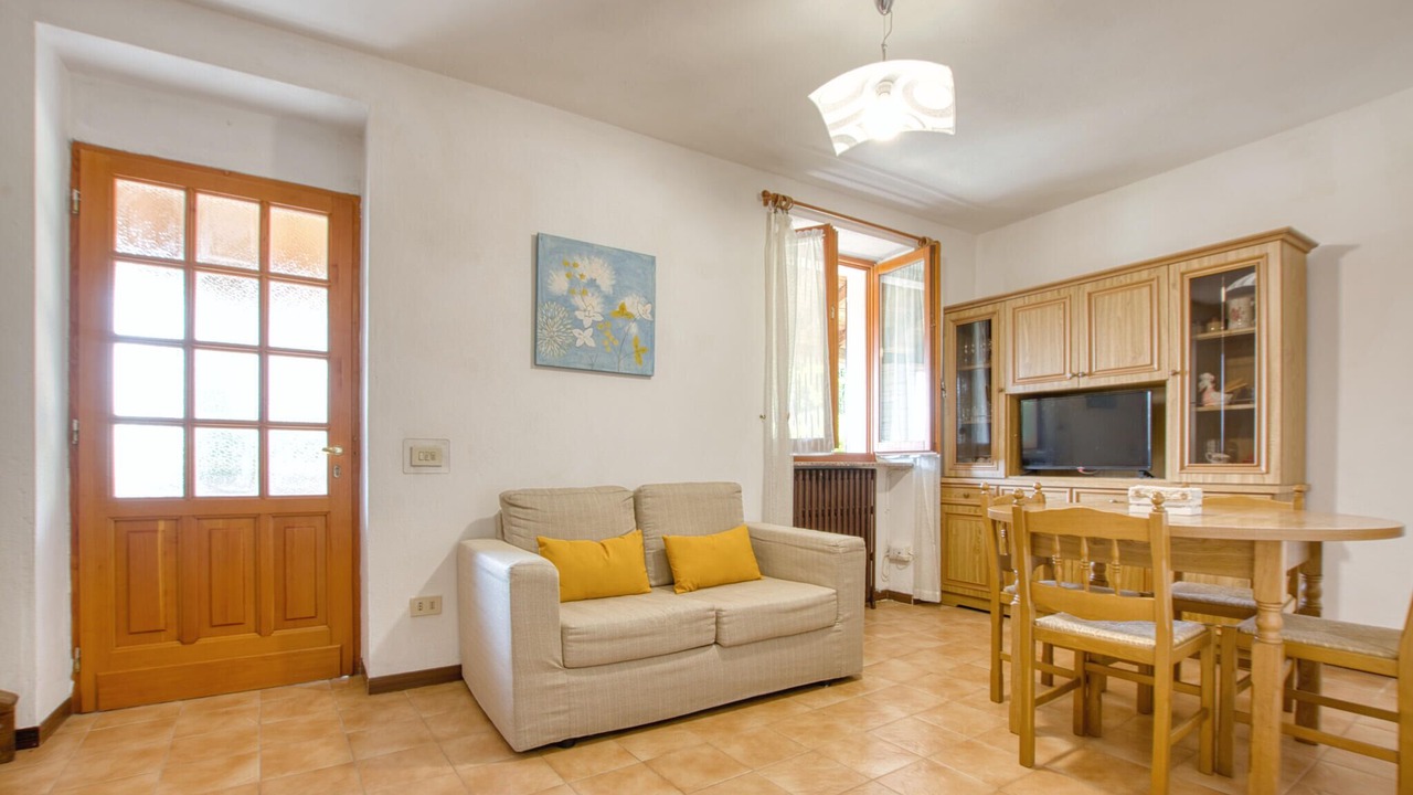 Photo of Bedroom in San Colombano Certenoli