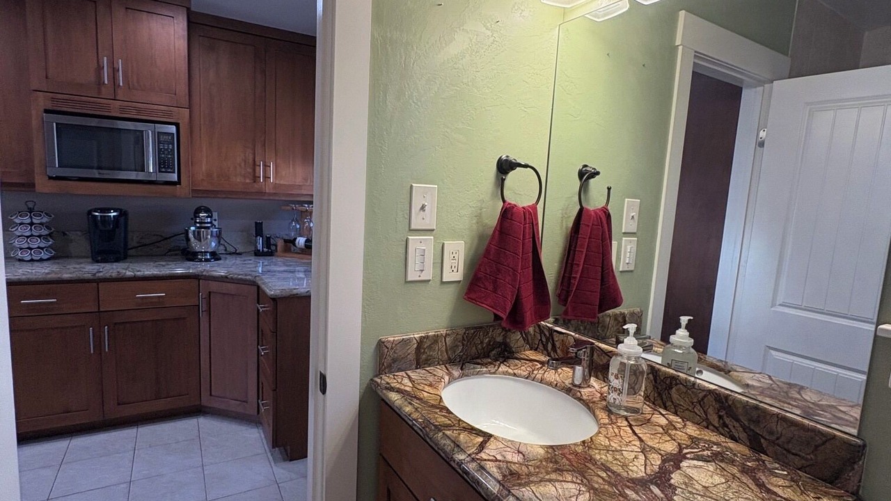 Photo of Kitchen in Circle Area