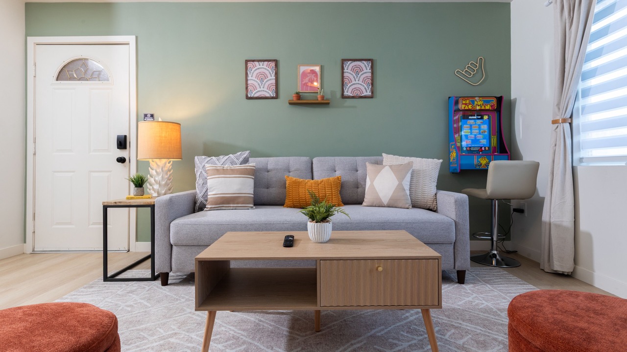 Photo of Livingroom in Hawthorne