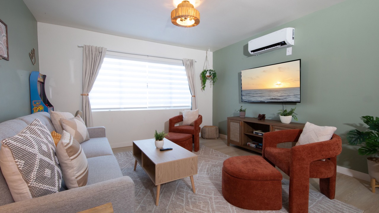 Photo of Livingroom in Hawthorne