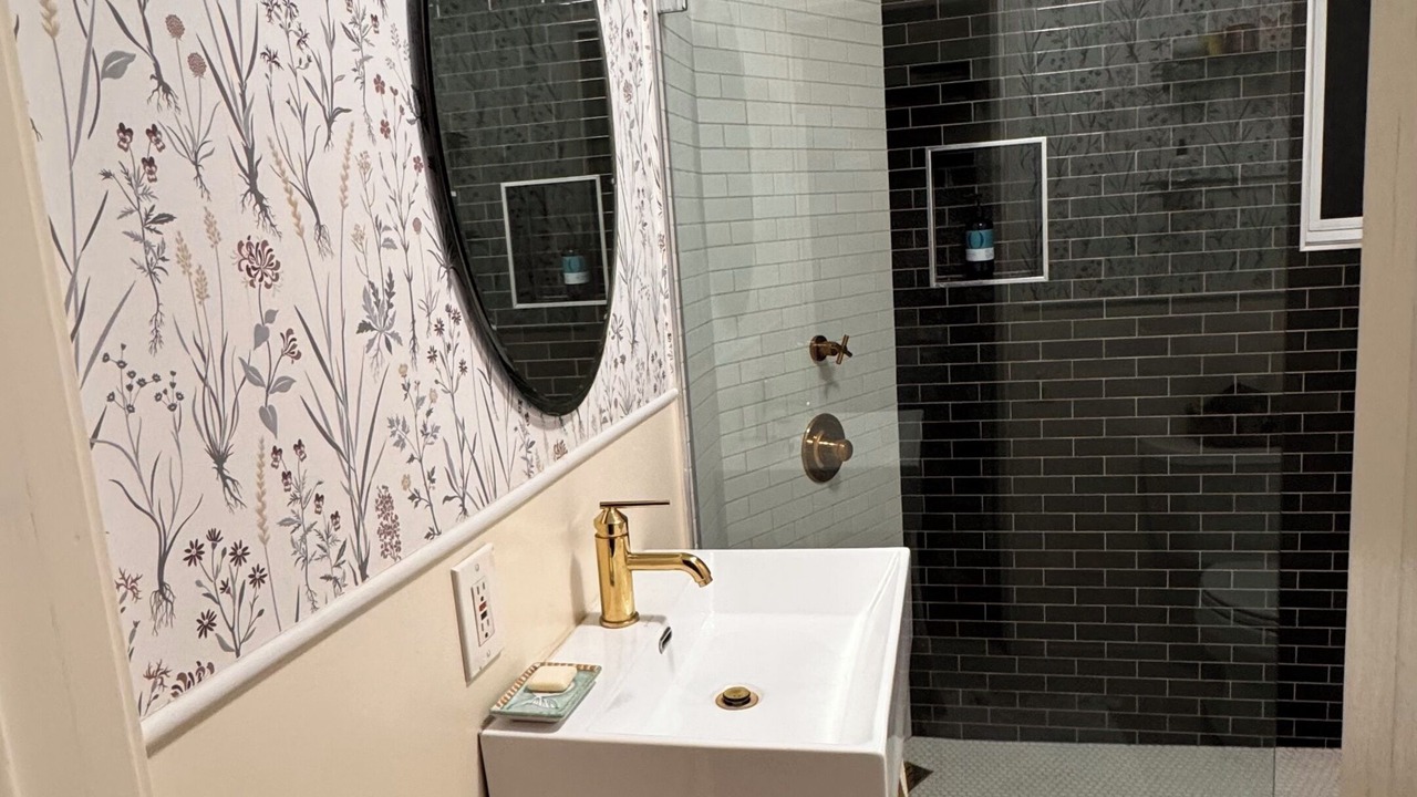 Photo of Bathroom in Los Feliz