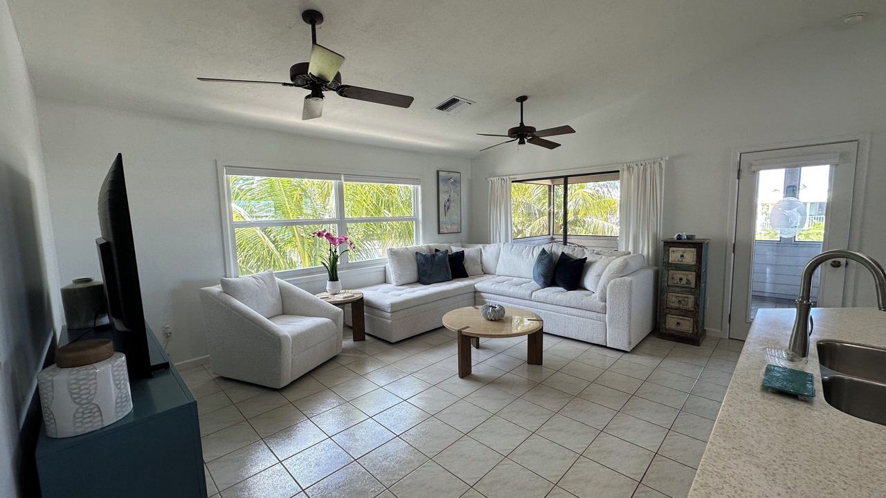 Photo of Livingroom in Cutthroat Harbor Estates