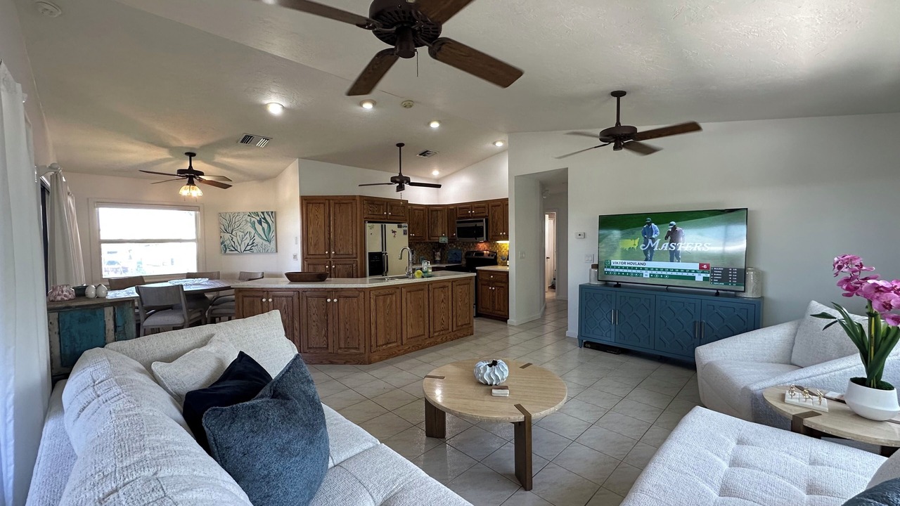 Photo of Livingroom in Cutthroat Harbor Estates