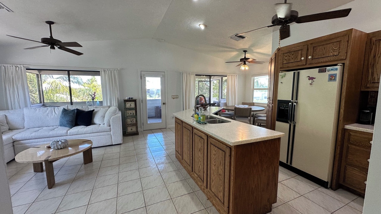 Photo of Livingroom in Cutthroat Harbor Estates