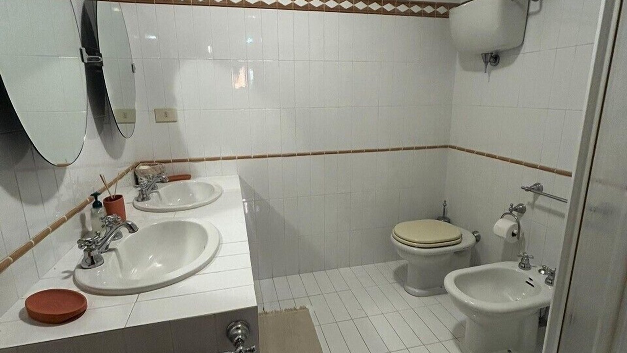 Photo of Bathroom in Izzalini