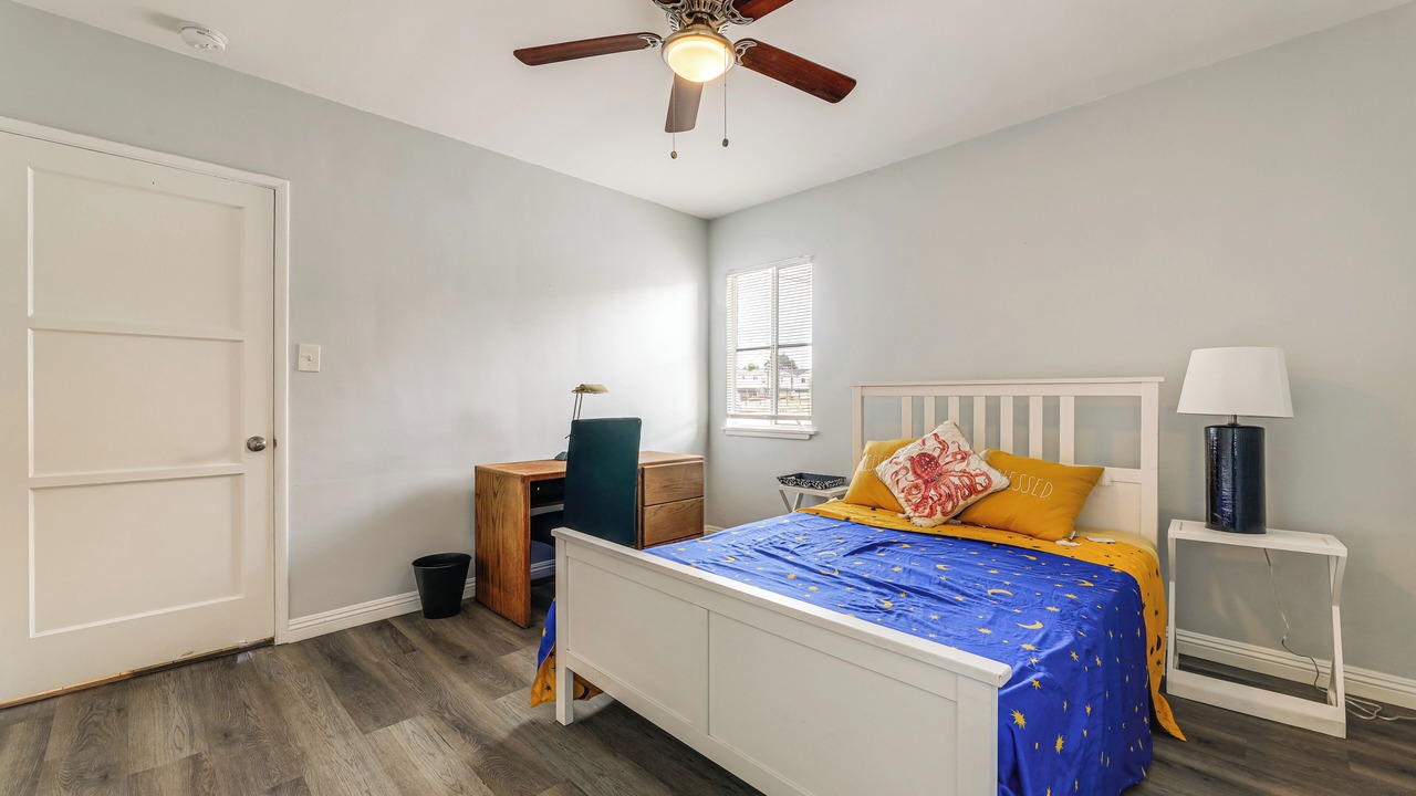 Photo of Bedroom in North Long Beach