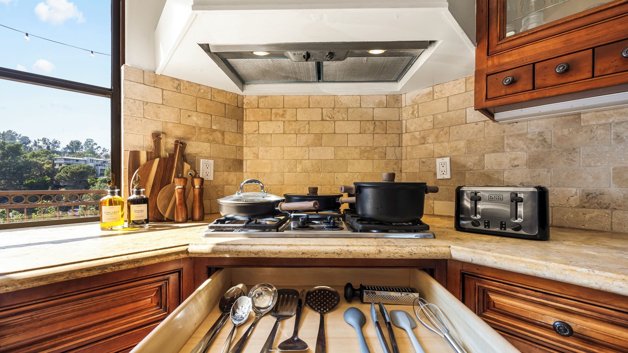 Photo of Kitchen in Hollywoodland