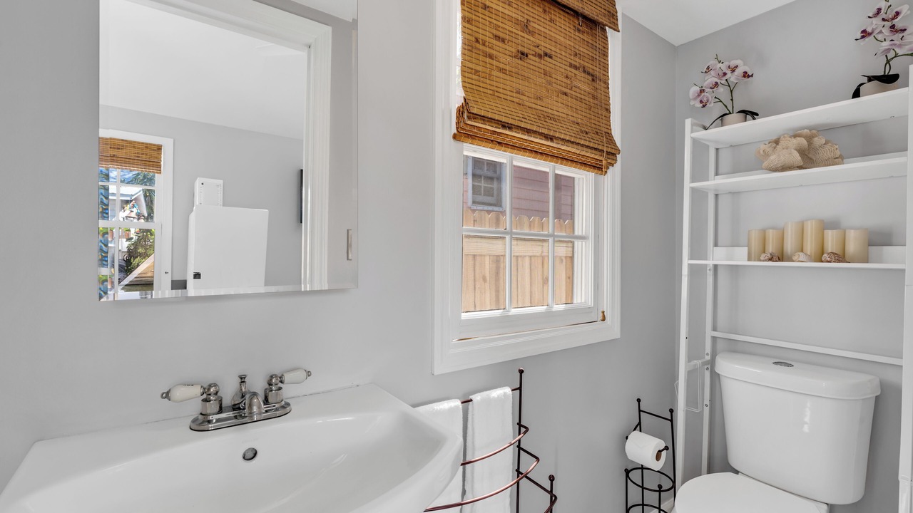 Photo of Bathroom in Truman Annex