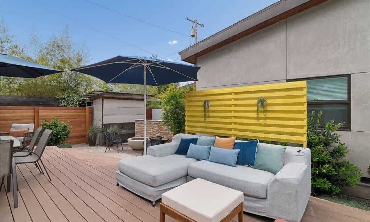 Photo of Patio Balcony in Carlson Park
