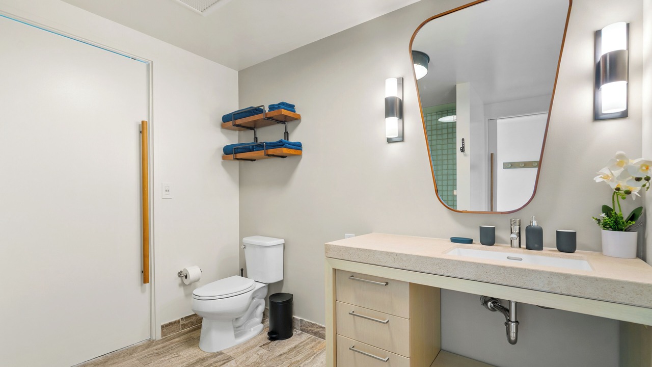 Photo of Bathroom in Little Armenia