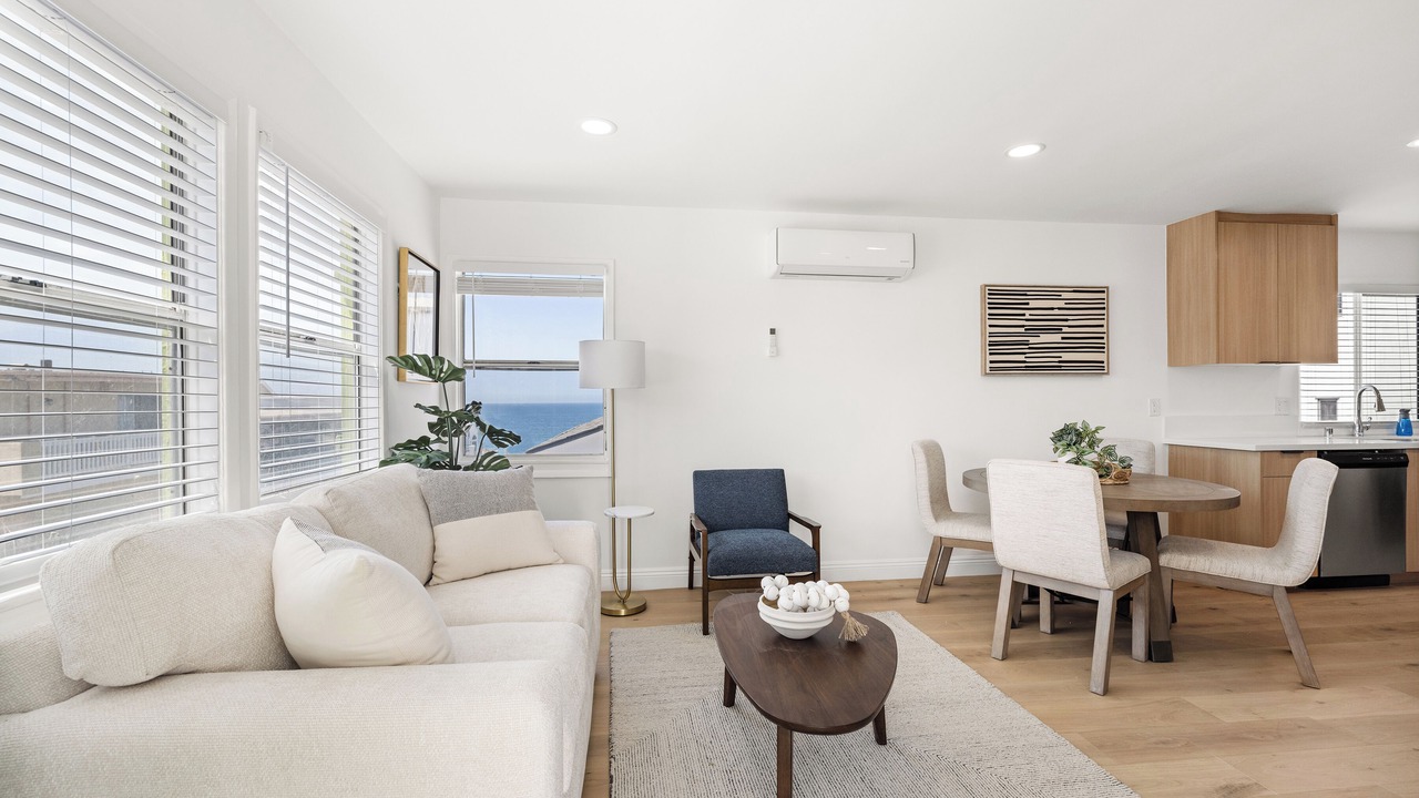 Photo of Livingroom in The Strand
