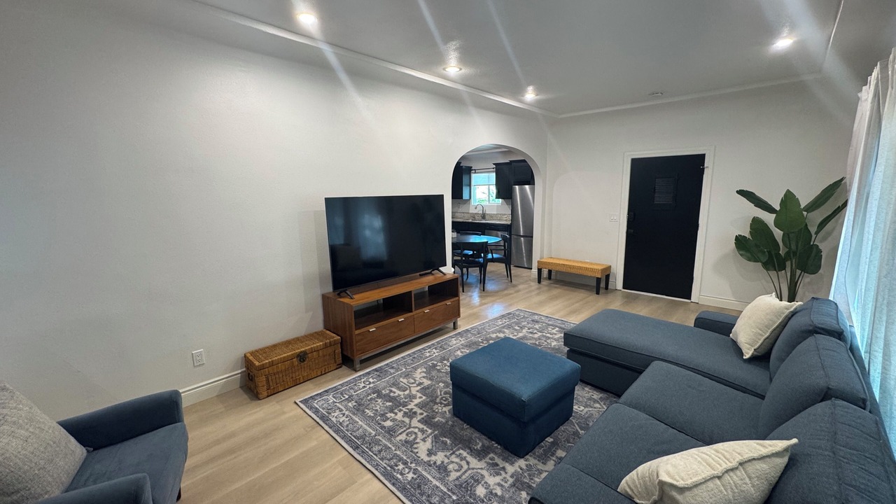 Photo of Livingroom in South Wrigley