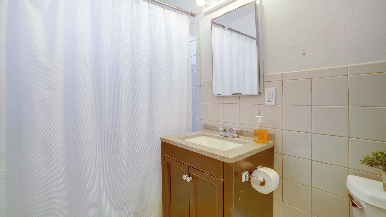 Photo of Bathroom in Rialto