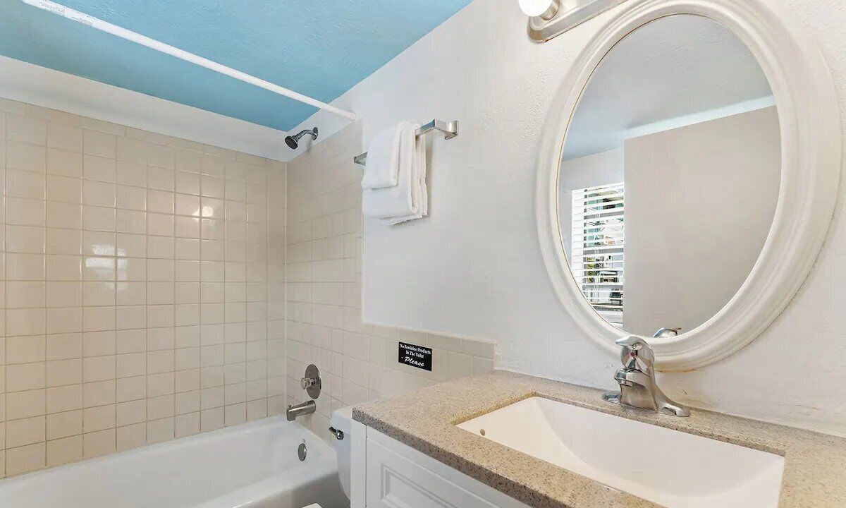 Photo of Bathroom in Little Torch Key