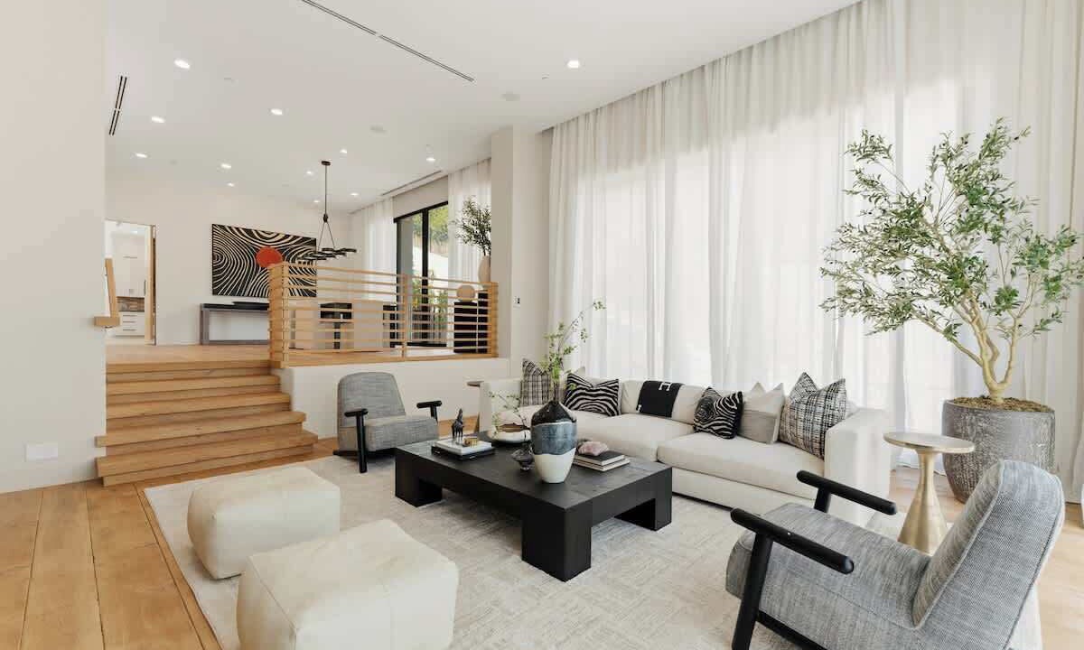Photo of Livingroom in Beverly Hills