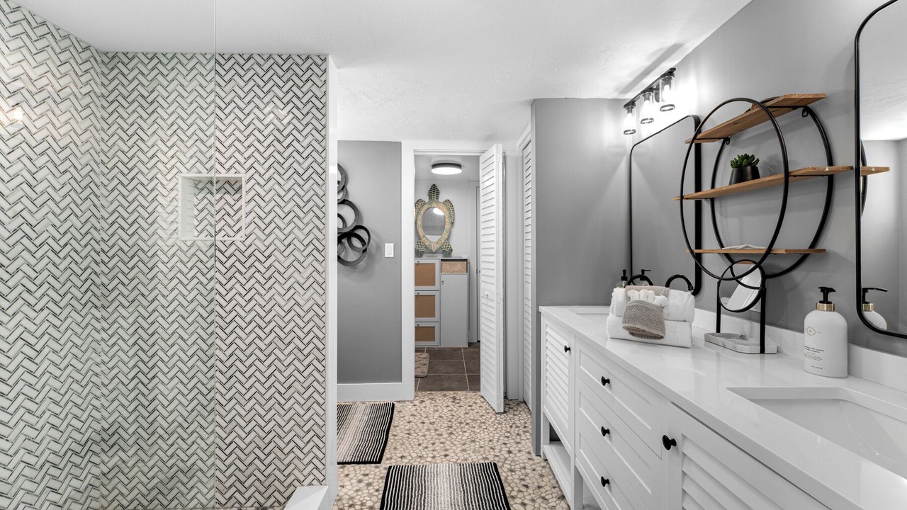 Photo of Bathroom in Midtown