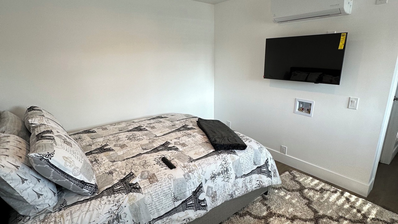 Photo of Bedroom in Harbor Gateway North