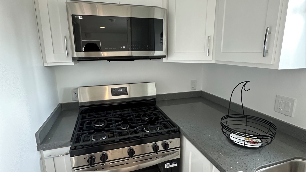 Photo of Kitchen in Harbor Gateway North