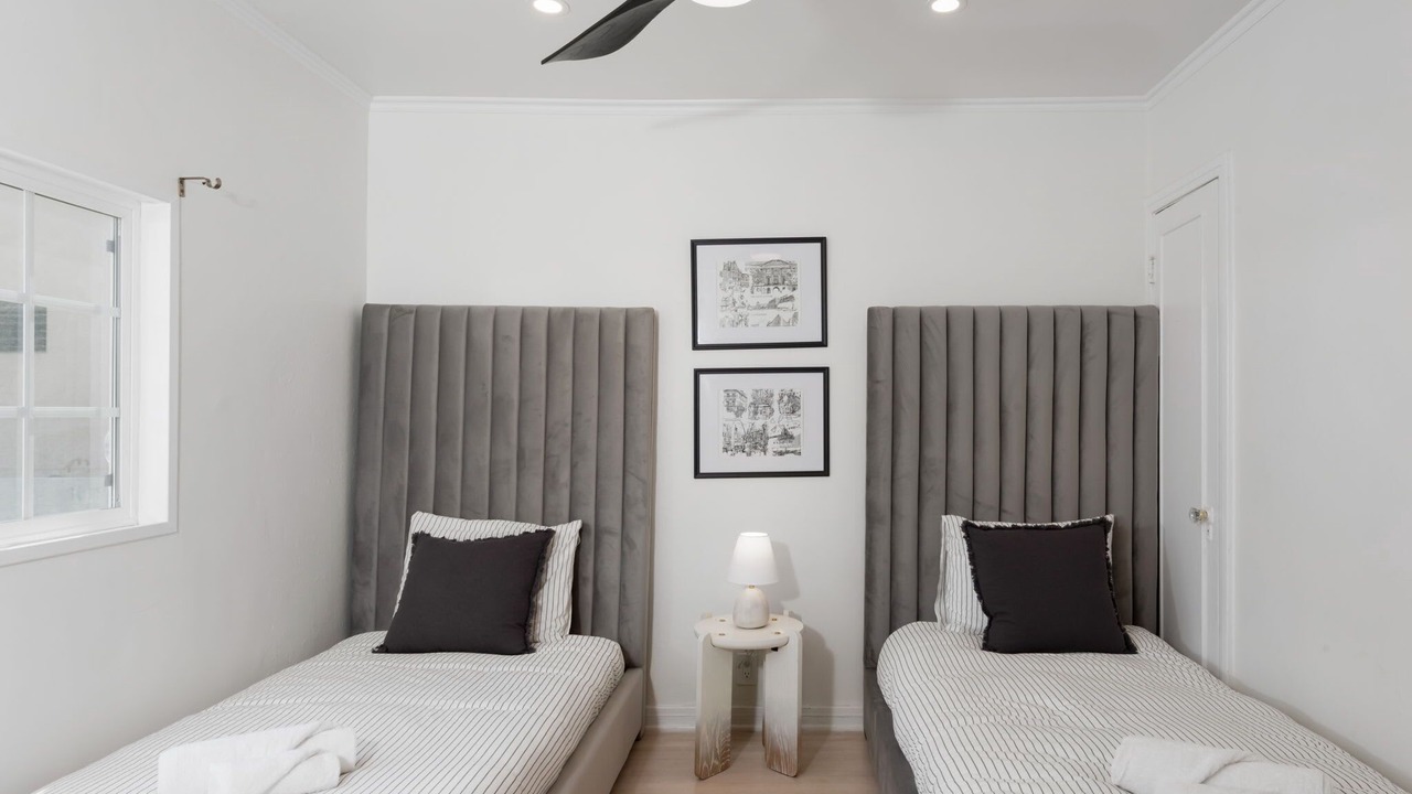 Photo of Bedroom in Pico - Robertson
