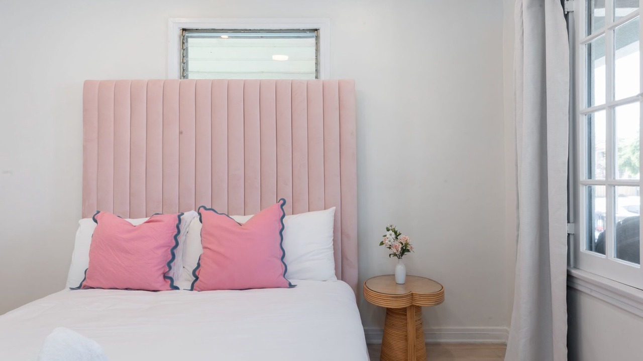 Photo of Bedroom in Pico - Robertson