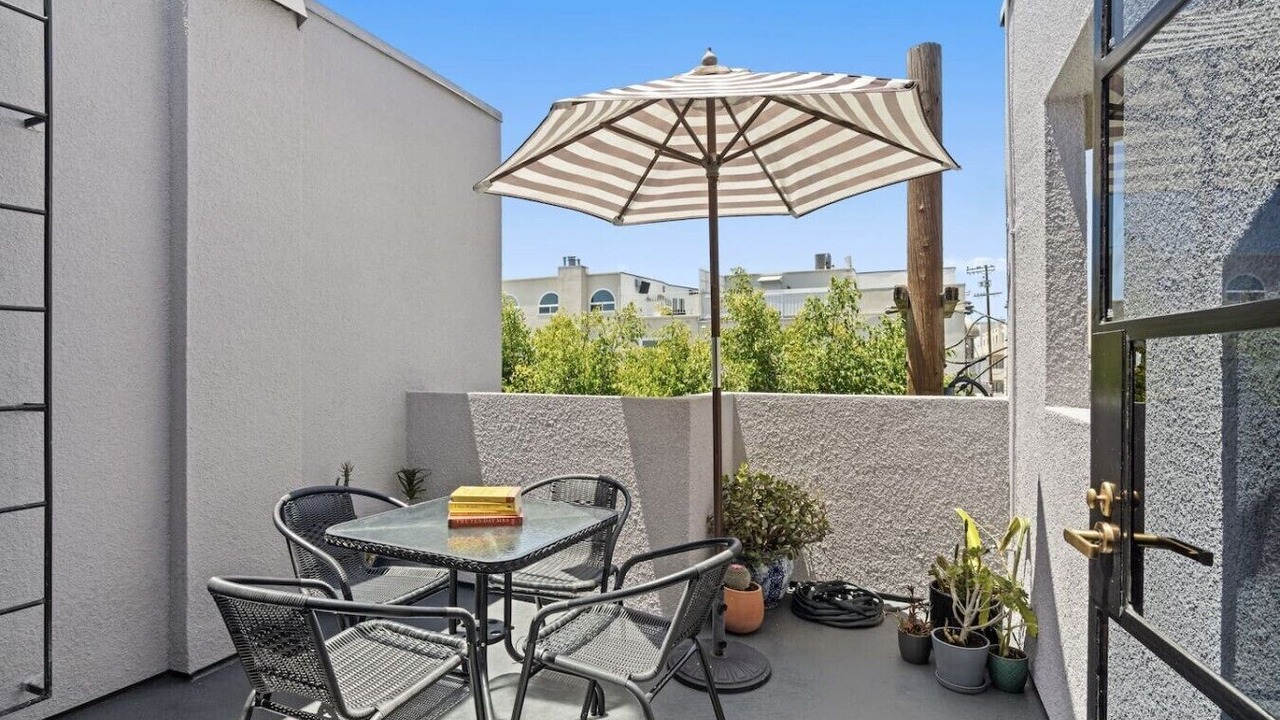 Photo of Outdoor in Sawtelle