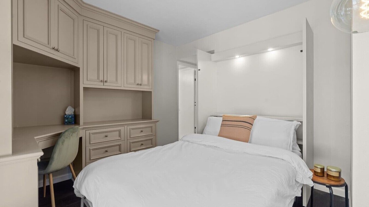 Photo of Bedroom in Sawtelle