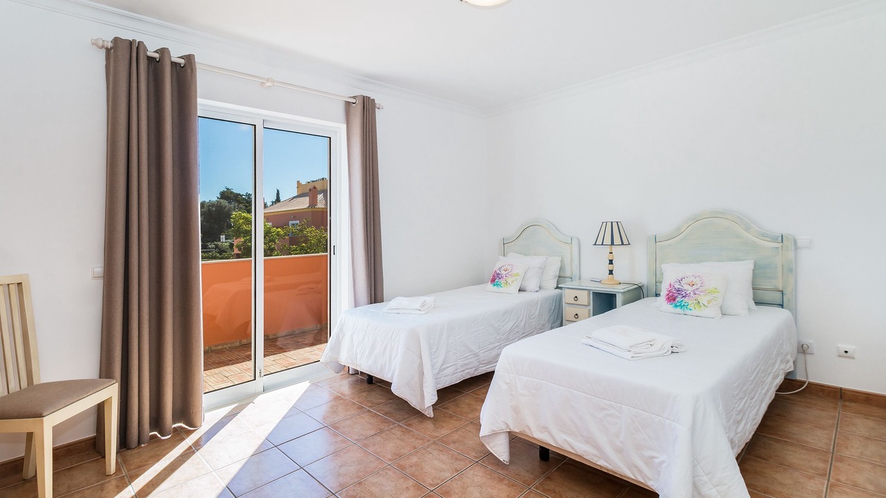 Photo of Bedroom in Meia Praia
