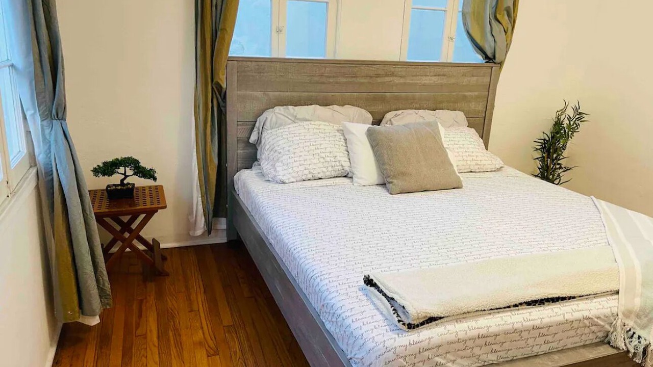 Photo of Bedroom in Pico - Robertson
