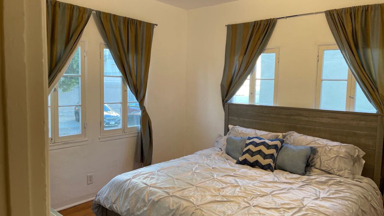 Photo of Bedroom in Pico - Robertson