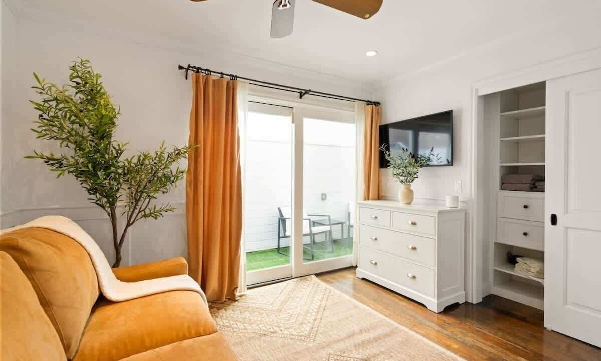 Photo of Livingroom in The Strand