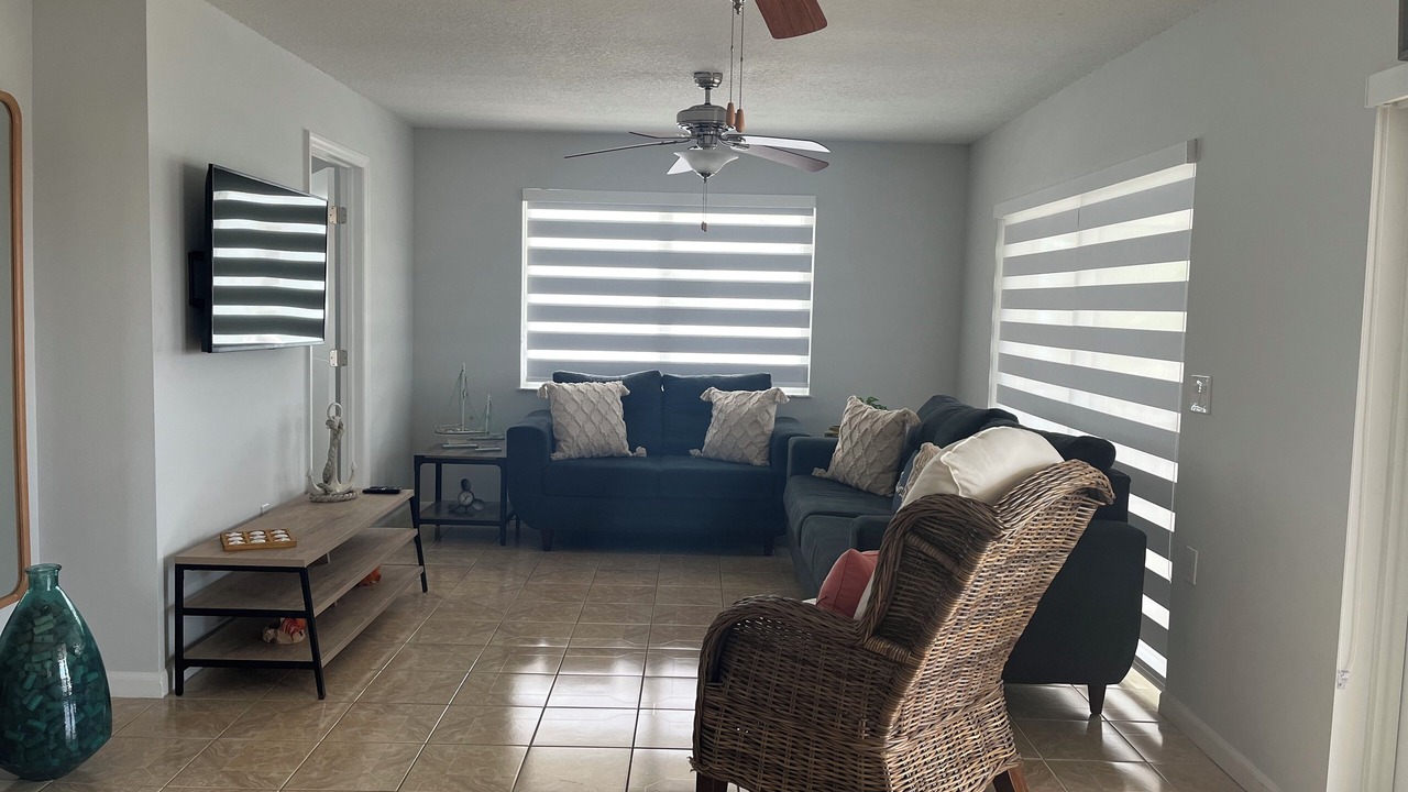 Photo of Livingroom in Venetian Shores