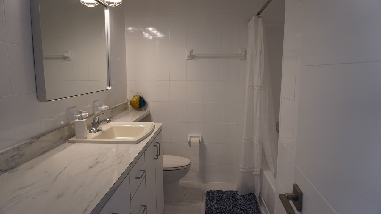 Photo of Bathroom in Venetian Shores