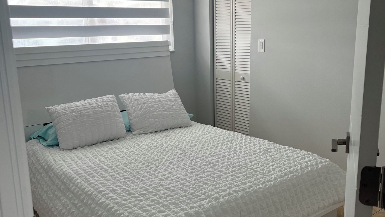 Photo of Bedroom in Venetian Shores