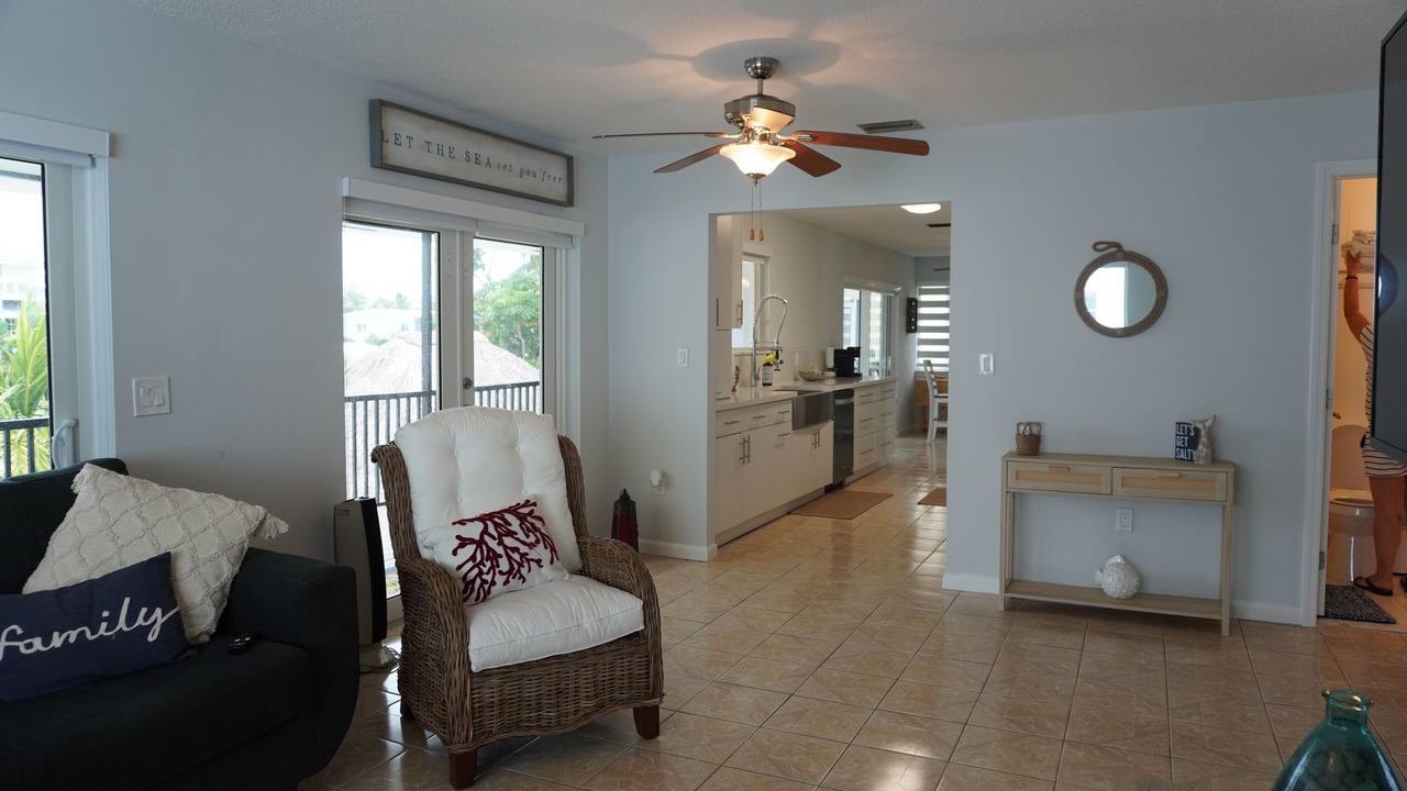 Photo of Livingroom in Venetian Shores