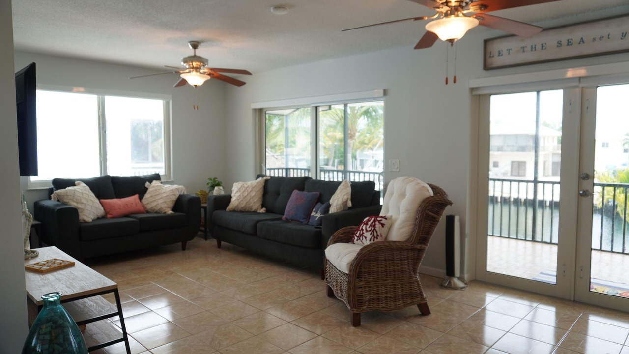 Photo of Livingroom in Venetian Shores