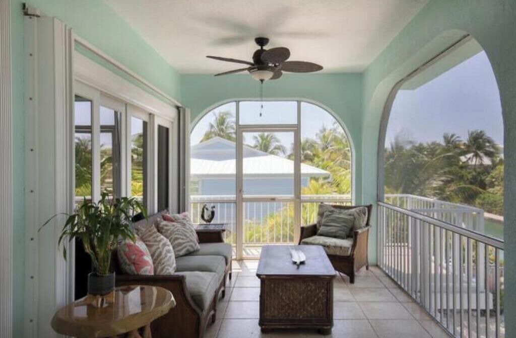 Photo of Livingroom in Summerland Key