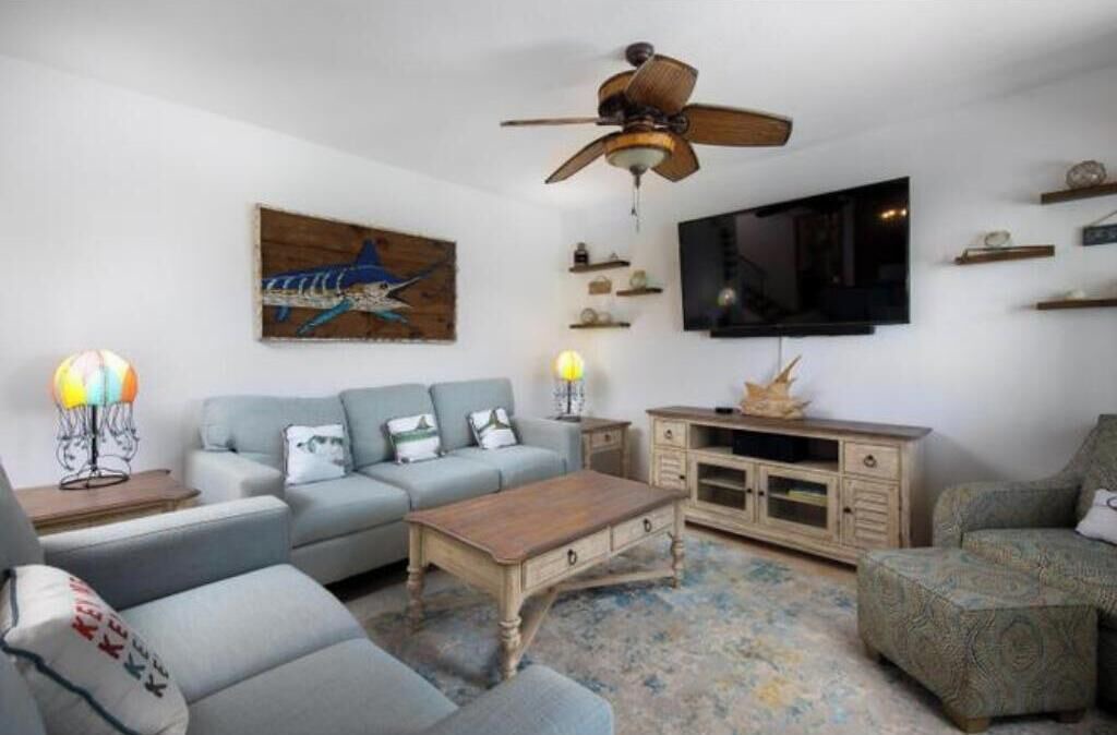 Photo of Livingroom in Summerland Key