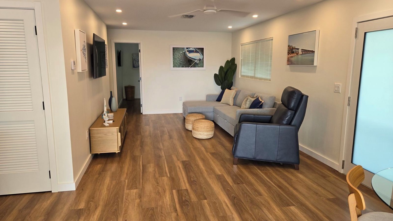 Photo of Livingroom in Cutthroat Harbor Estates