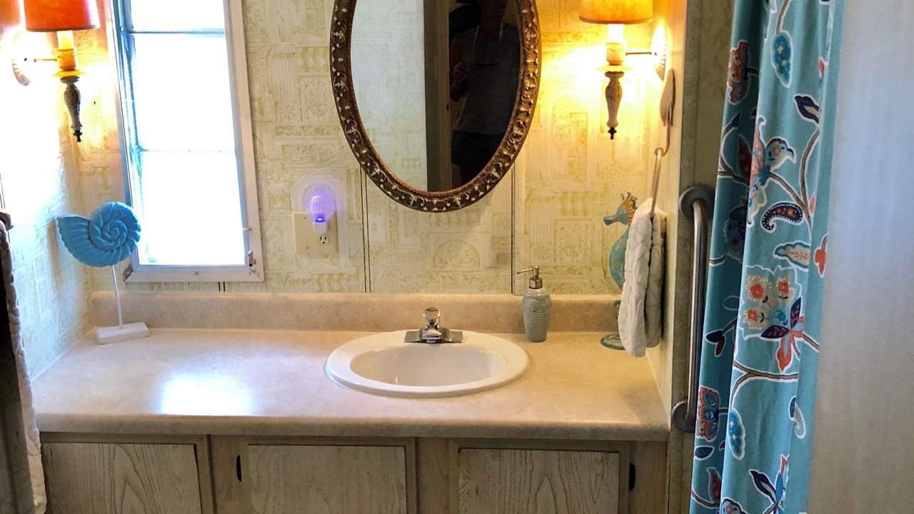 Photo of Bathroom in Little Torch Key