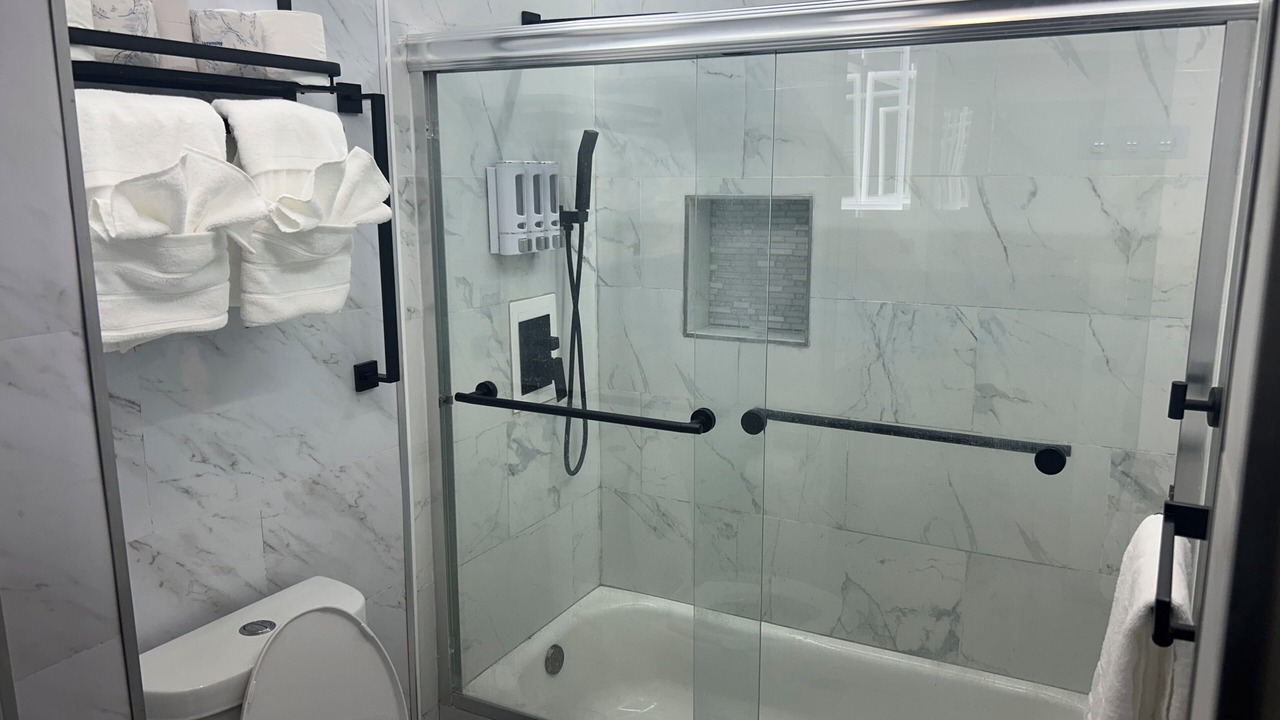 Photo of Bathroom in Harbor