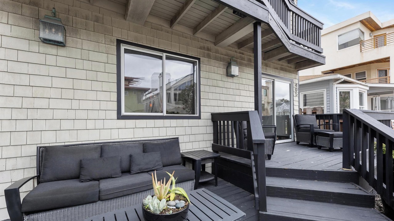 Photo of Patio Balcony in The Strand