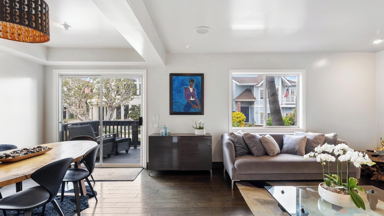 Photo of Livingroom in The Strand