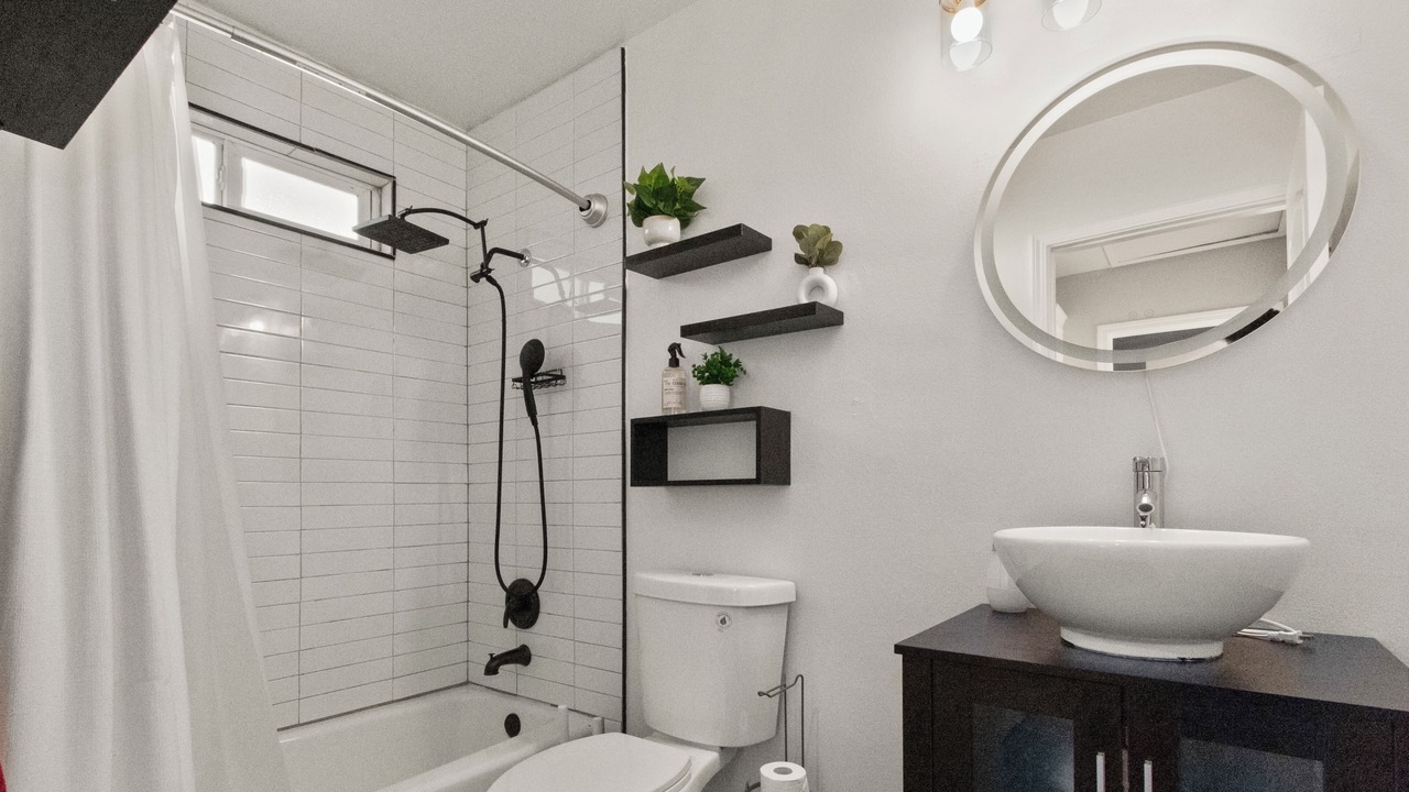 Photo of Bathroom in Quartz Hill