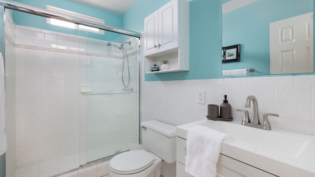 Photo of Bathroom in Del Aire