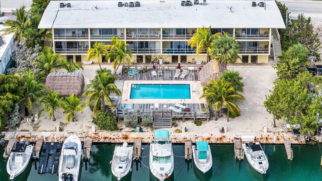 Photo of Others in Tavernier